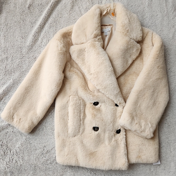 NWT Faux Fux Double Breasted Coat - Picture 4 of 15